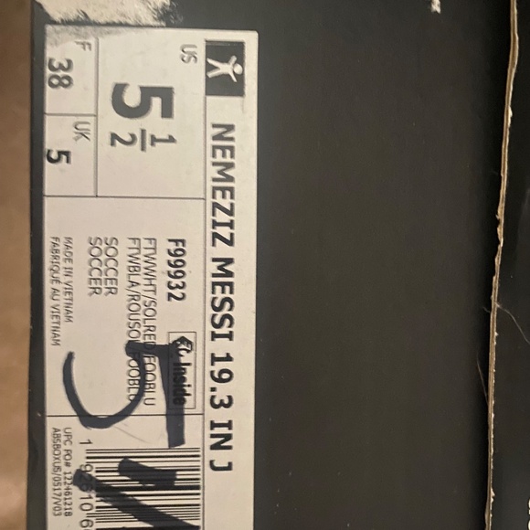 Indoor Soccer Cleats - Picture 4 of 5